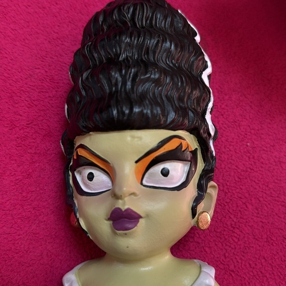 NEW Halloween Bride of Frankenstein with‎ Pumpkin Figurine Decor Sweet Street - Picture 7 of 7
